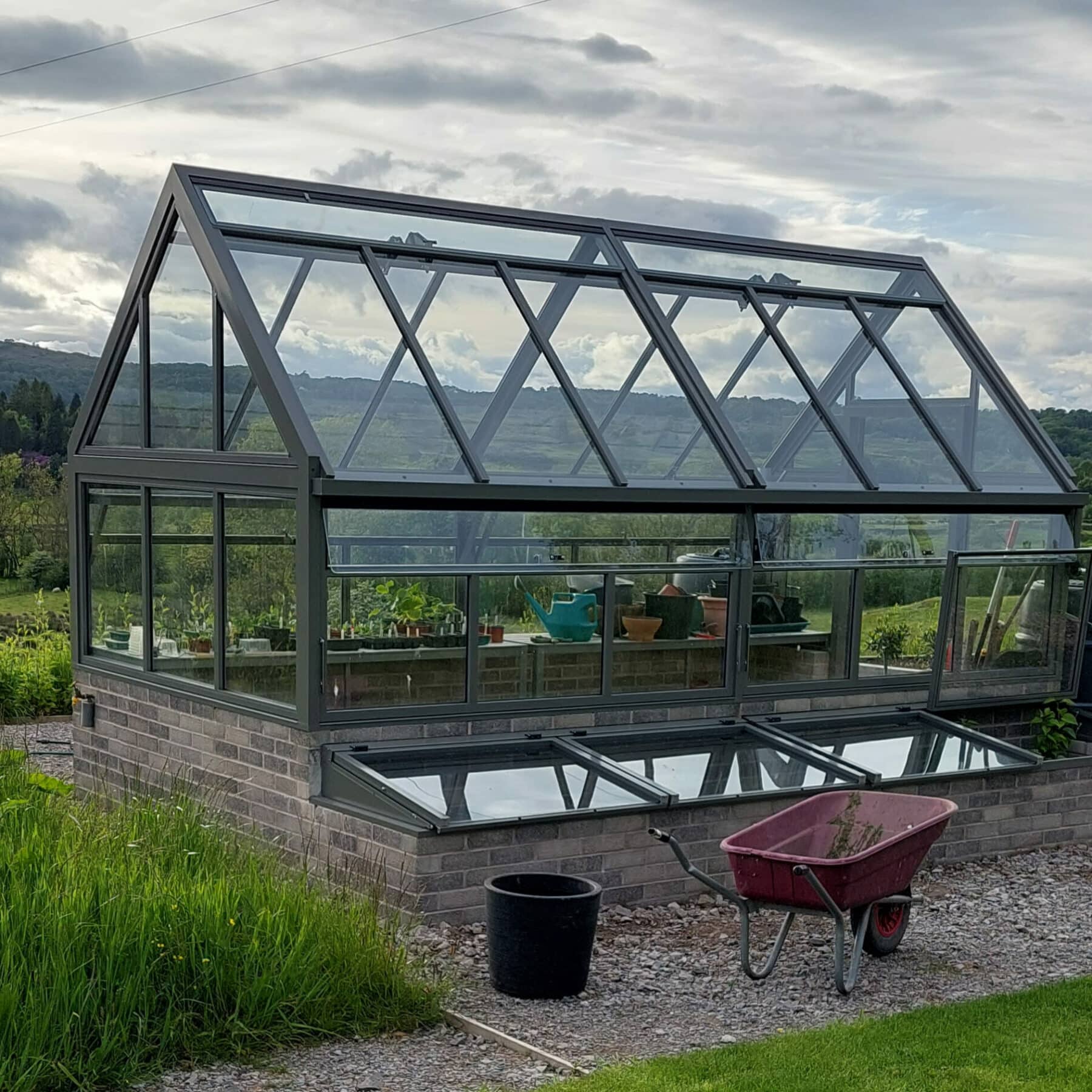 dwarf wall greenhouse